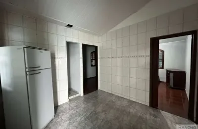 Casa com 3 quartos para alugar na vila sinhá, são josé dos campos  por r$ 1.500