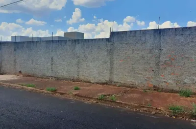 Terreno à venda na Rua Raphaela Amoroso Micelli, 120, Jardim Portugal, Araraquara