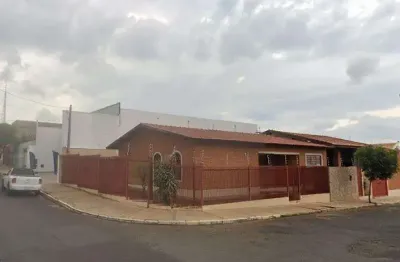 Casa para venda em araraquara, vila tito de carvalho (vila xavier), 3 dormitórios, 1 suíte, 3 banheiros, 4 vagas