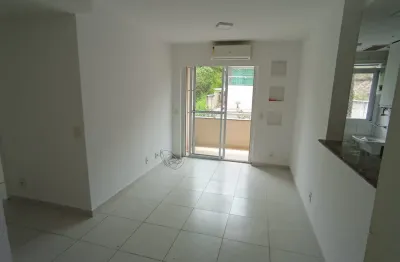 Apartamento com 2 quartos para alugar na Estrada da Paciência, 2845, Maria Paula, São Gonçalo