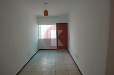 Casa com 03 quartos, sendo 01 com suíte, sala para 02 ambientes. próximo as av. guarapari, portugal e expedicionários. possui 01 vaga.