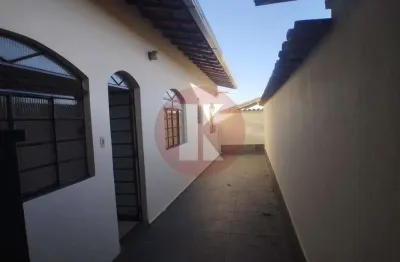 Casa com entrada independente a 3 quarteirões da av. vilarinho | 02 quartos e área privativa - minas caixa/belo horizonte