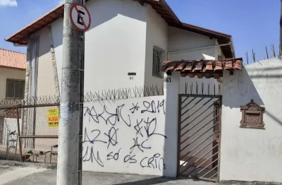 Casa geminada estilo apartamento em excelente localização!