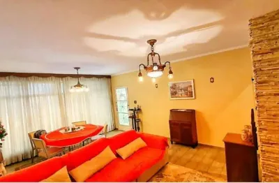 Ótima casa com edicula e excelente localização na vila hortolândia em jundiaí/sp.