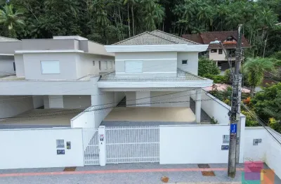 Casa com 4 quartos à venda na rua campo alegre, --, atiradores, joinville por r$ 2.430.000