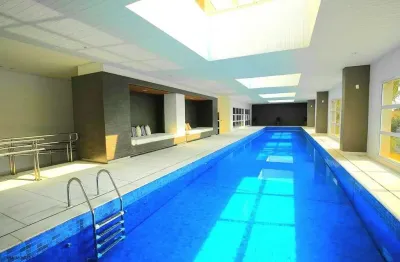 Apartamento de 2 quartos com suíte e vaga na Vila Homero Thon em Santo André/SP! Condomínio clube com lazer completo. Venha conferir!