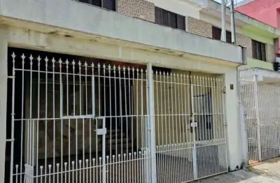 Sobrado em São Caetano do Sul: Casa à venda no Olímpico com 3 quartos, 2 banheiros e 2 vagas de garagem!