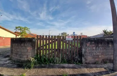 Terreno plano e murado de esquina – 383 m² a apenas 100 m da praia