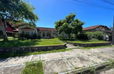 Casa térrea com terreno de 1.100m² para reforma ou demolição e construção