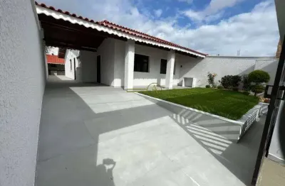 Casa térrea à venda apenas 600 metros da praia Piscina Churrasqueira