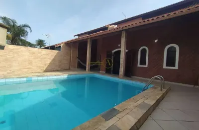 Sobrado a 200m da Praia com Piscina, PORTEIRA FECHADA à venda em Peruíbe