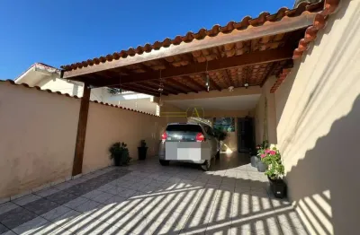 Casa à venda no Cidade Nova – 4 dorms, quintal e churrasqueira