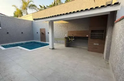 SOMENTE 200 METROS DA PRAIA - Casa térrea á venda com linda decoração e mar