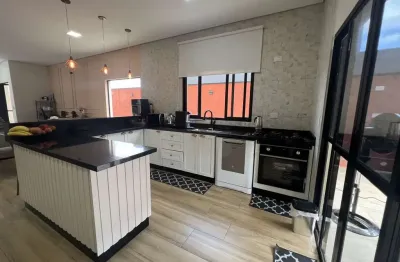 Casa em condomínio fechado com 3 quartos à venda na massau, 95, villas do jaguari, santana de parnaíba por r$ 999.999