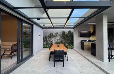 Casa em condomínio fechado com 4 quartos à venda na alameda chibarás, 242, alphaville, santana de parnaíba por r$ 4.150.000