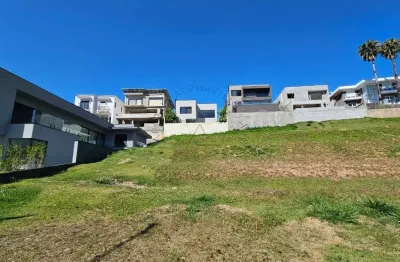 Terreno em condomínio fechado à venda na alameda das sibipirunas, 00, alphaville, santana de parnaíba por r$ 1.700.000