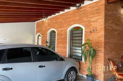 Casa lote inteiro! início do bosque dos eucaliptos! rua sem saída!