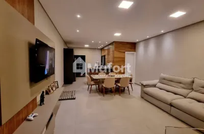 Casa à venda com 3 dorms na vila suissa, com piscina, área gourmet com churrasqueira