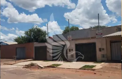 Casa 2 quartos uma suíte localizada no jardim guanabara - goiânia