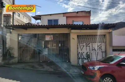 Sobrado com 3 casas + salão comercial - oportunidade para moradia e renda!