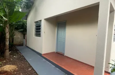 Casa com 3 quartos para alugar na Rua Arapongas, Dom Bosco, Londrina