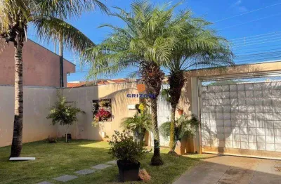 Venda de casa no jadim marcia 2, com 2 quartos sendo 1 suíte e 2 banheiros, 2 salas e 3 vagas de garagem