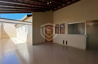 Casa com 3 quartos para alugar no Jardim Solange, Bauru 