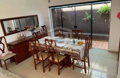 Casa com 6 quartos à venda no Jardim América, Bauru 