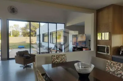 Casa térrea no recanto dos bandeirantes 3 quartos sendo 3 suítes sala 2 ambientes 3 vagas de garagens