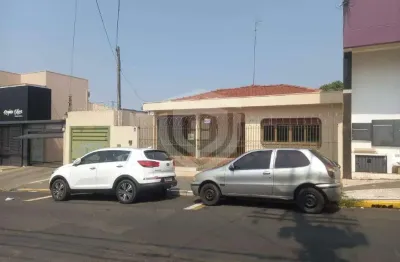 Casa com 3 quartos à venda na Vila Guedes de Azevedo, Bauru 