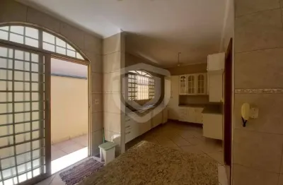 Casa vila nova cidade universitária - 3 quartos sendo 1 suíte - imobiliária em bauru - grizoni imobiliária
