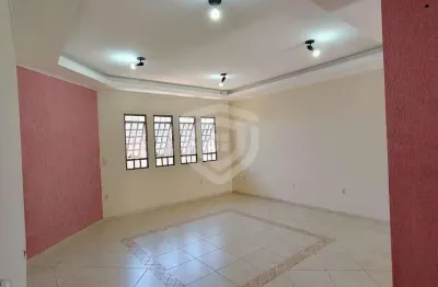 Casa térrea para venda no terra branca com 3 quartos sendo 2 suítes, 1 escritório e 4 vagas de garagem