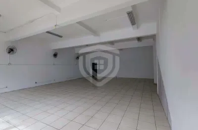 Prédio comercial para locação na região central com 231m2