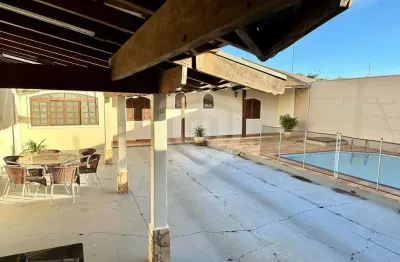 Casa para venda com 3 quartos 250m² no jardim colonial