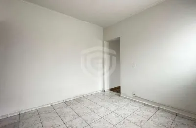 Casa com 2 quartos para alugar no Centro, Bauru 