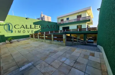 Vende casa com piscina e quatro suítes em vila arapuã