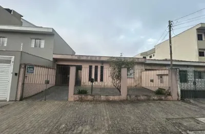 Aluga-se casa térrea espetacular,  sediada em enorme terreno, com diversas vagas de garagem, em excelente distribuição e localização, próximo ao vasto comércio da av. queiroz filho, em santo andré
