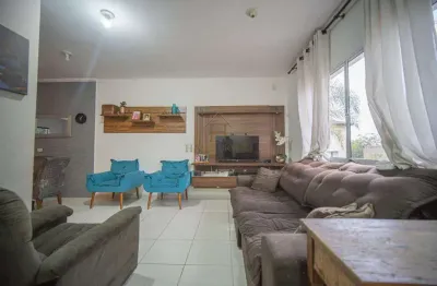 Casa à venda em Cotia, Chácara Pavoeiro, com 2 suítes, com 72 m², IPE AMARELO