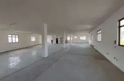 Sala comercial de 300m² em prédio com elevador no centro de jandira com suit (11