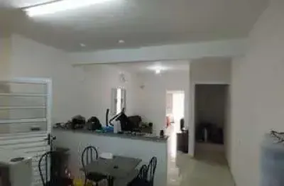 Sobrado com 150m², 2 dorm, 1 vaga, com piscina e área gourmet (aceita permuta) e