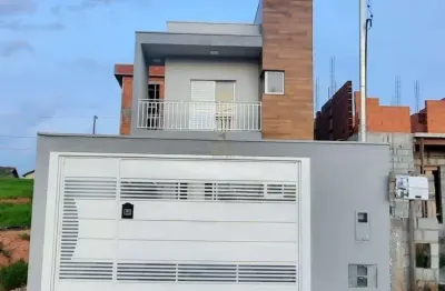 Sobrado com 100m², 3 dorm(1 suíte), 2 vagas e ótima localização em chácara rosel