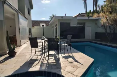 Residencial 02 - casa com 700m², 4 dorm(4 suítes), 9 vagas e muíto lazer na área