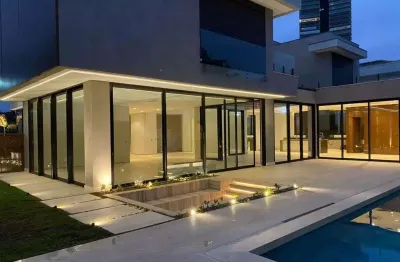 Residencial 02 - casa com 910m², 5 suítes, 10 vagas, mobiliada e muito lazer em