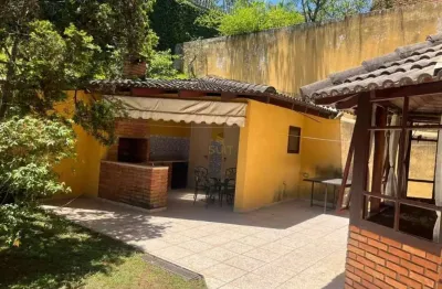 Alphaville 9 - casa com 400m², 4 dorm (2 suítes), 8 vagas e piscina em santana d