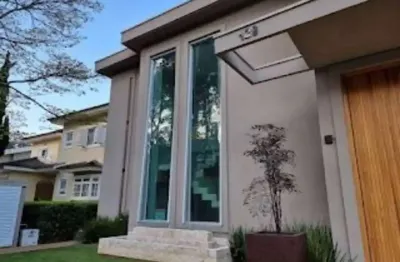 Alphaville 10 - casa com 760m², 5 dorm (4 suítes), 8 vagas e varanda gourmet em