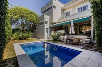 Burle marx - casa com 421m², 4 suítes, 4 vagas, churrasqueira e piscina em santa