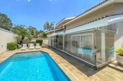 Alphaville 0- casa com 360m², 4 suítes, 4 vagas, piscina, lareira em barueri/sp!