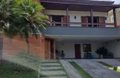 Residencial 10 - casa com 320m², 3 suítes, 4 vagas, churrasqueira, piscina em sa
