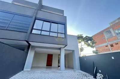 Casa à venda na Rua Saíra Amarela, 748, Centro, Bombinhas