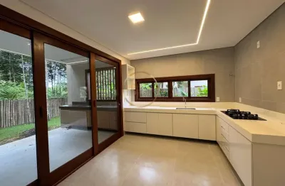 Casa 4 suítes à venda em arraial d'ajuda, 230m² – r$2,5mi